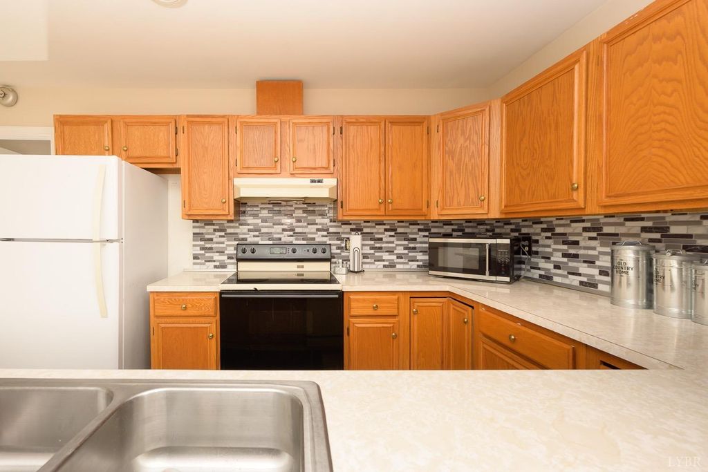 Image 14 of property listing at 1048 Elon Road, Madison Heights, VA 24574