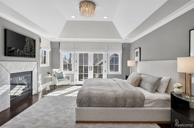 277 W Brown Street, Birmingham, MI 48009