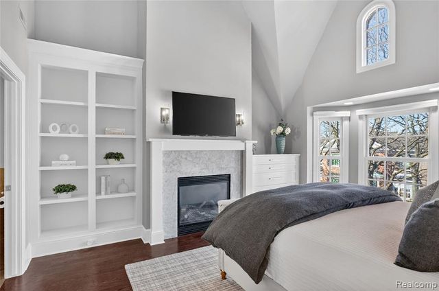 277 W Brown Street, Birmingham, MI 48009