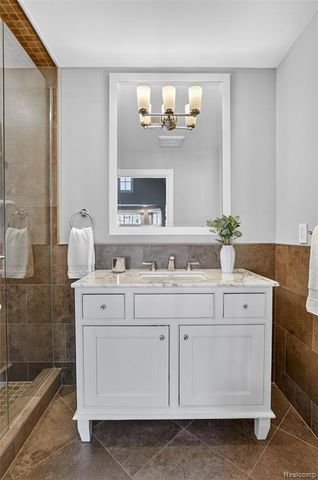 277 W Brown Street, Birmingham, MI 48009