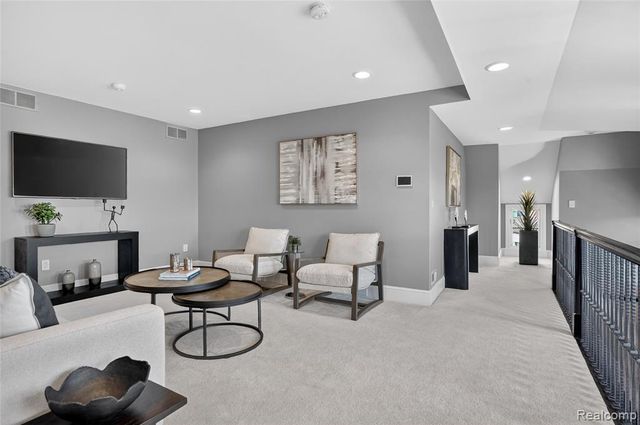 277 W Brown Street, Birmingham, MI 48009