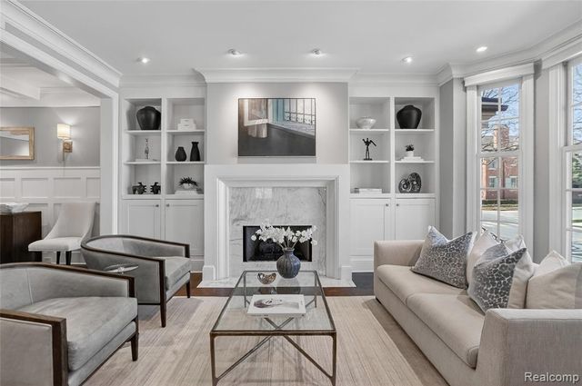 277 W Brown Street, Birmingham, MI 48009