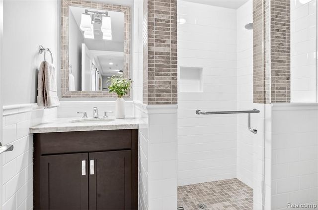 277 W Brown Street, Birmingham, MI 48009