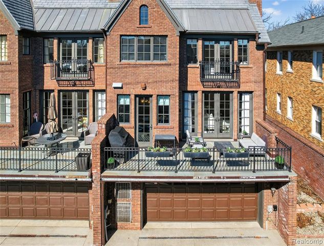 277 W Brown Street, Birmingham, MI 48009