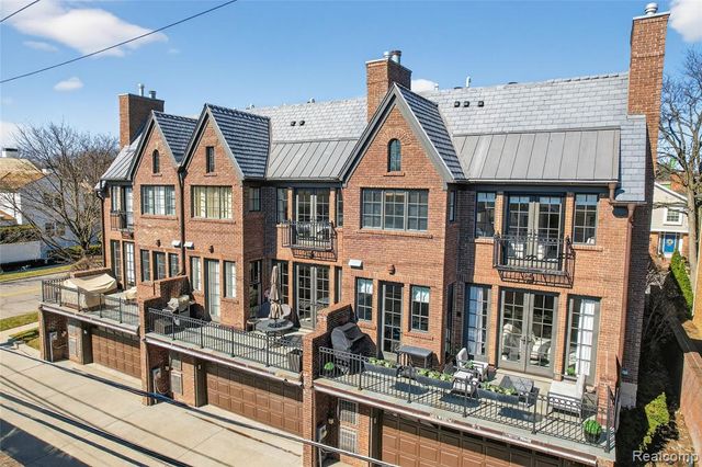 277 W Brown Street, Birmingham, MI 48009