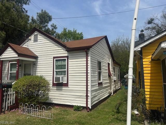 404 Hunter ST, Suffolk, VA 23434