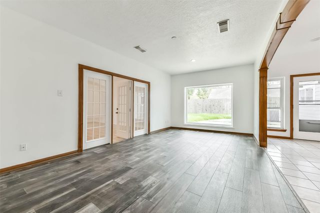 8022 17th Green Drive, Humble, TX 77346