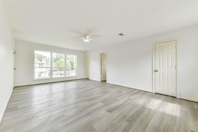 8022 17th Green Drive, Humble, TX 77346