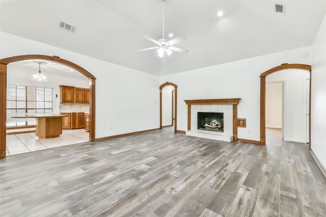 8022 17th Green Drive, Humble, TX 77346