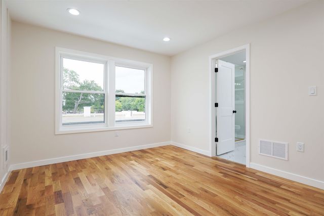 206 WILLOW AVE, Garwood, NJ 07027