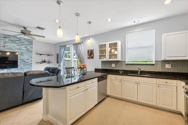 117 Spruce Street, Boynton Beach, FL 33426