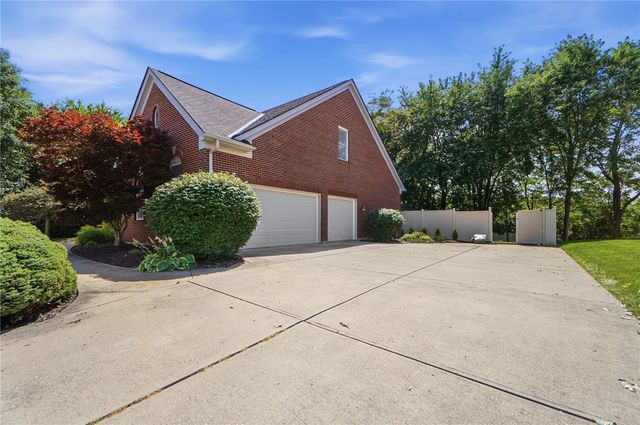 2820 Arbor Pointe Drive, Middletown, OH 45042