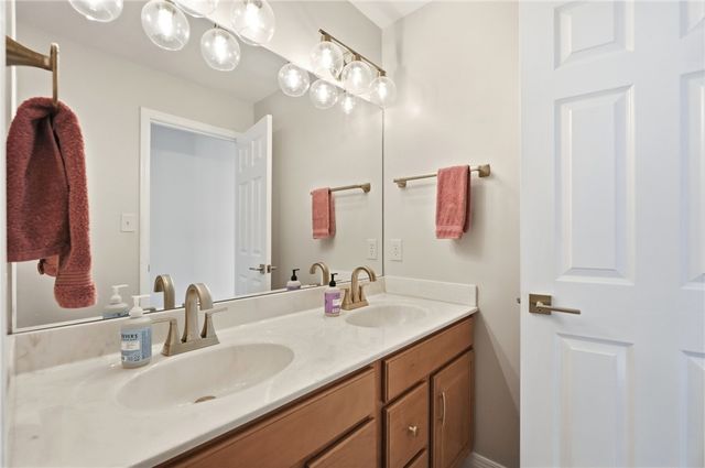 2820 Arbor Pointe Drive, Middletown, OH 45042