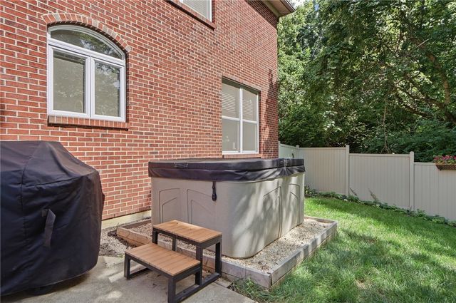 2820 Arbor Pointe Drive, Middletown, OH 45042