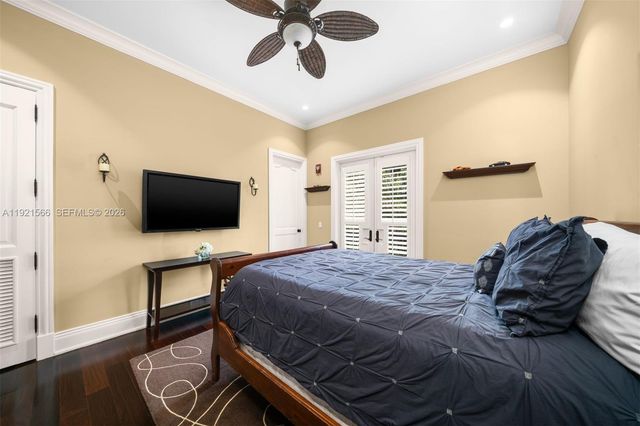 8010 Ponce De Leon Road, Miami, FL 33143
