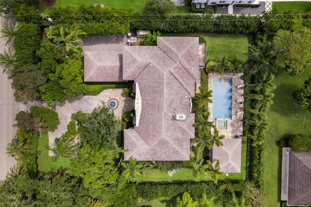 8010 Ponce De Leon Road, Miami, FL 33143