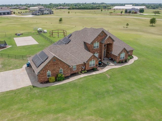 921 Hannah Dr, Tuttle, OK 73089