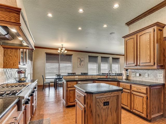921 Hannah Dr, Tuttle, OK 73089
