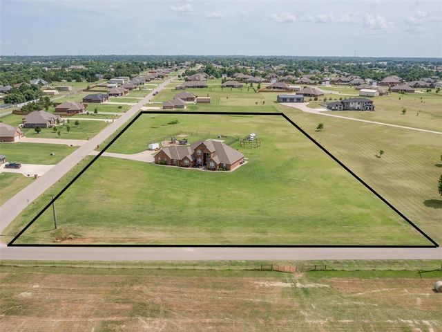921 Hannah Dr, Tuttle, OK 73089