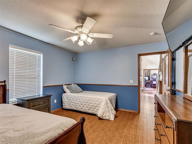 921 Hannah Dr, Tuttle, OK 73089