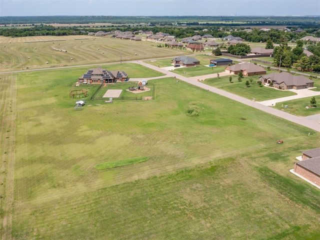 921 Hannah Dr, Tuttle, OK 73089