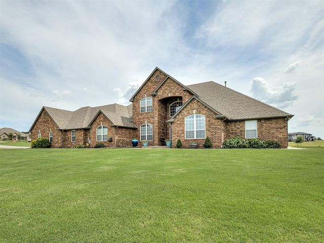 921 Hannah Dr, Tuttle, OK 73089