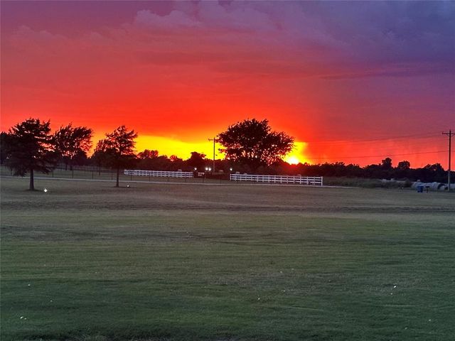 921 Hannah Dr, Tuttle, OK 73089