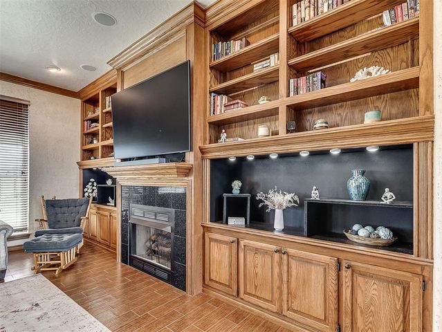 921 Hannah Dr, Tuttle, OK 73089