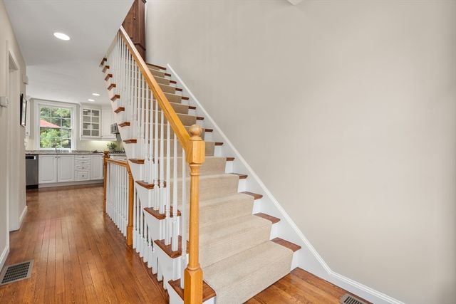 600 Trapelo Rd 8, Waltham, MA 02452
