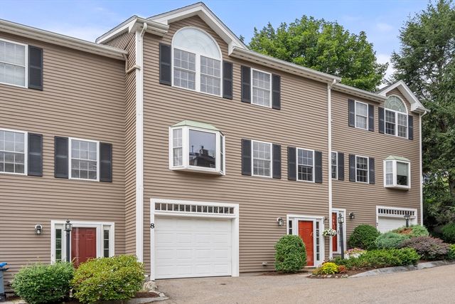 600 Trapelo Rd 8, Waltham, MA 02452