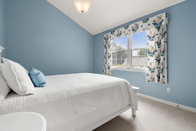 600 Trapelo Rd 8, Waltham, MA 02452