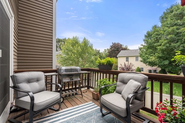 600 Trapelo Rd 8, Waltham, MA 02452