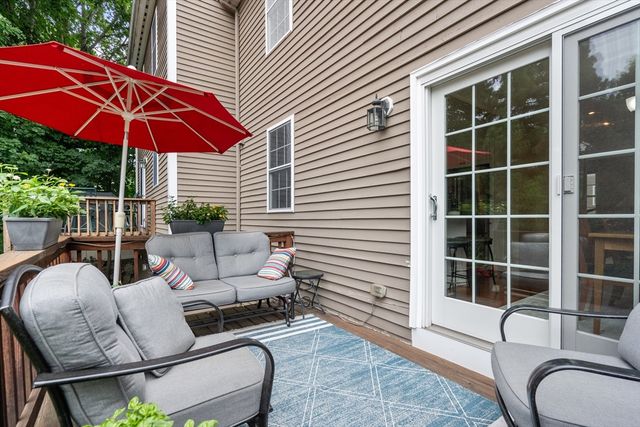 600 Trapelo Rd 8, Waltham, MA 02452
