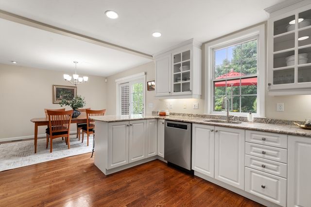 600 Trapelo Rd 8, Waltham, MA 02452