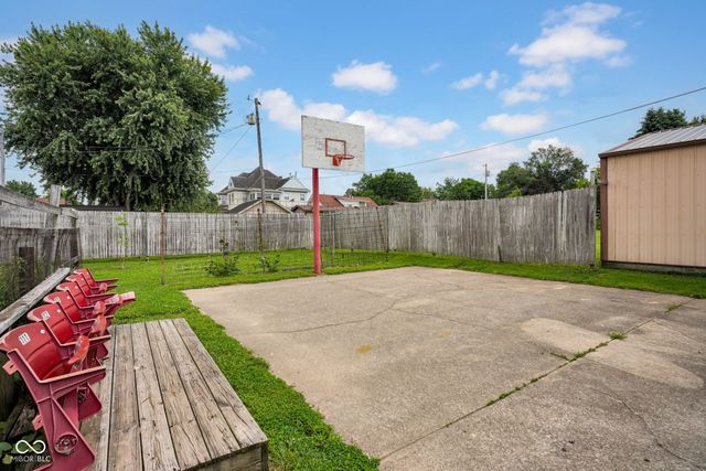247 W Mechanic Street, Bloomfield, IN 47424