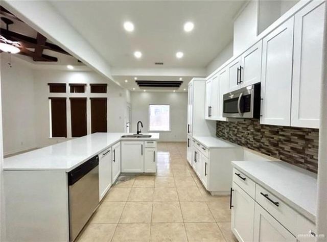 414 E 11th Street, San Juan, TX 78589