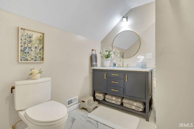 8191 E Northshore Drive, Unionville, IN 47468