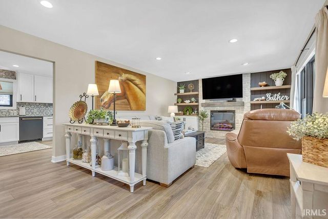 8191 E Northshore Drive, Unionville, IN 47468