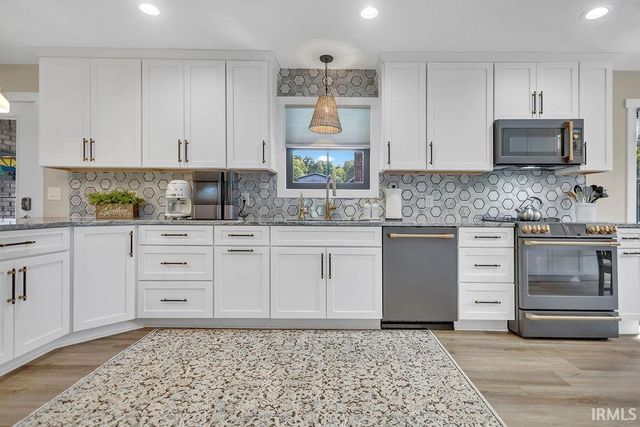 8191 E Northshore Drive, Unionville, IN 47468