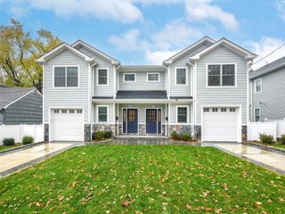 13 Dunes Lane A and B, Port Washington, NY 11050