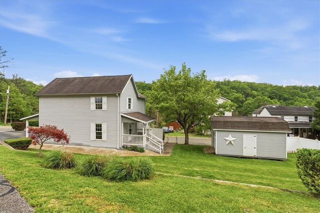 470 Reidmore Rd, Connellsville, PA 15425