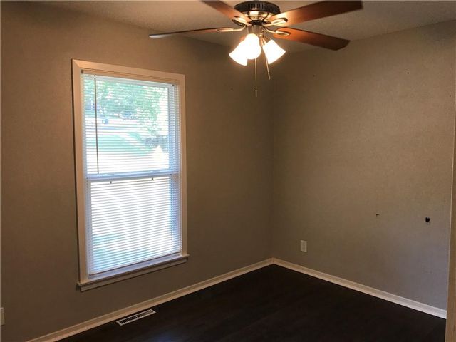 11314 E Thompson Street, Independence, MO 64054