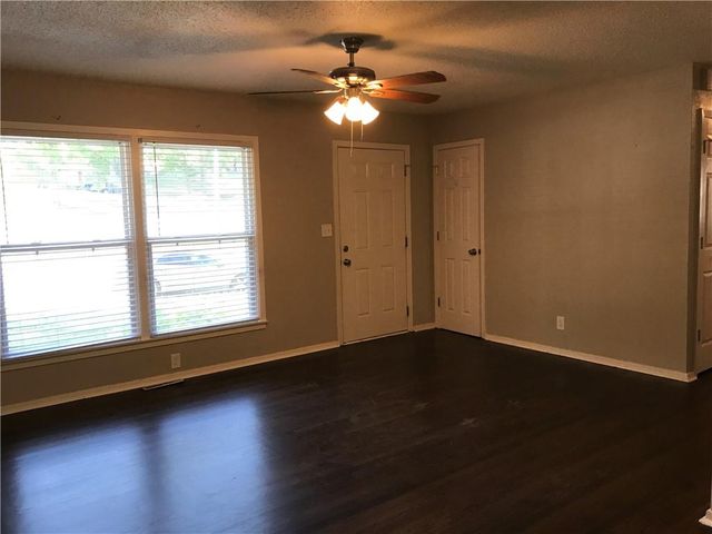 11314 E Thompson Street, Independence, MO 64054