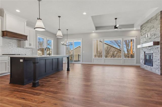 17008 W 172nd Ter Street, Olathe, KS 66062