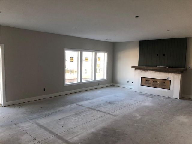 17008 W 172nd Ter Street, Olathe, KS 66062