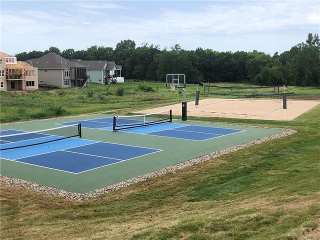 17008 W 172nd Ter Street, Olathe, KS 66062