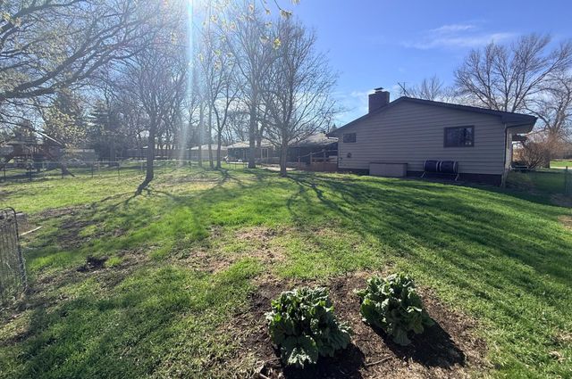 228 1st Street S, Sabin, MN 56580