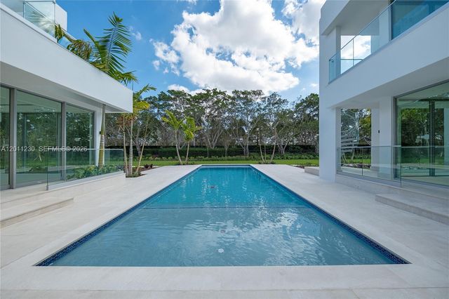 3280 Lake Ridge Lane, Weston, FL 33332