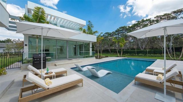 3280 Lake Ridge Lane, Weston, FL 33332