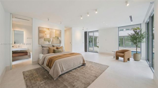 3280 Lake Ridge Lane, Weston, FL 33332